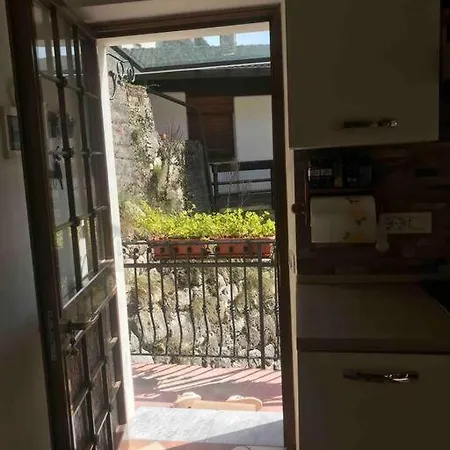 Valdastico Casetta In Sasso Con Giardino