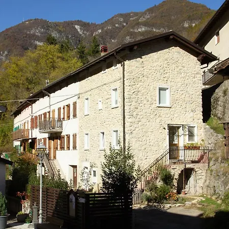 Valdastico Casetta In Sasso Con Giardino